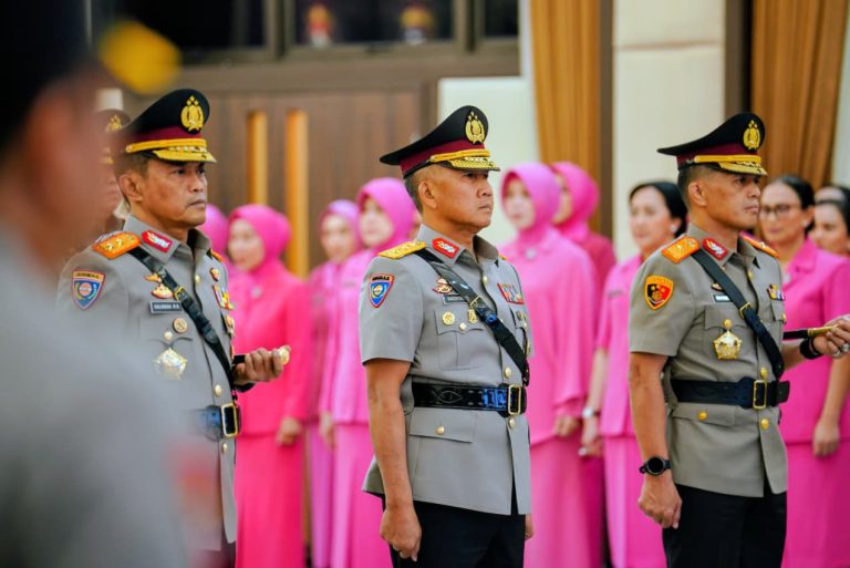 Kapolri Pimpin Pelantikan dan Sertijab Sejumlah PJU Mabes Polri dan Kapolda