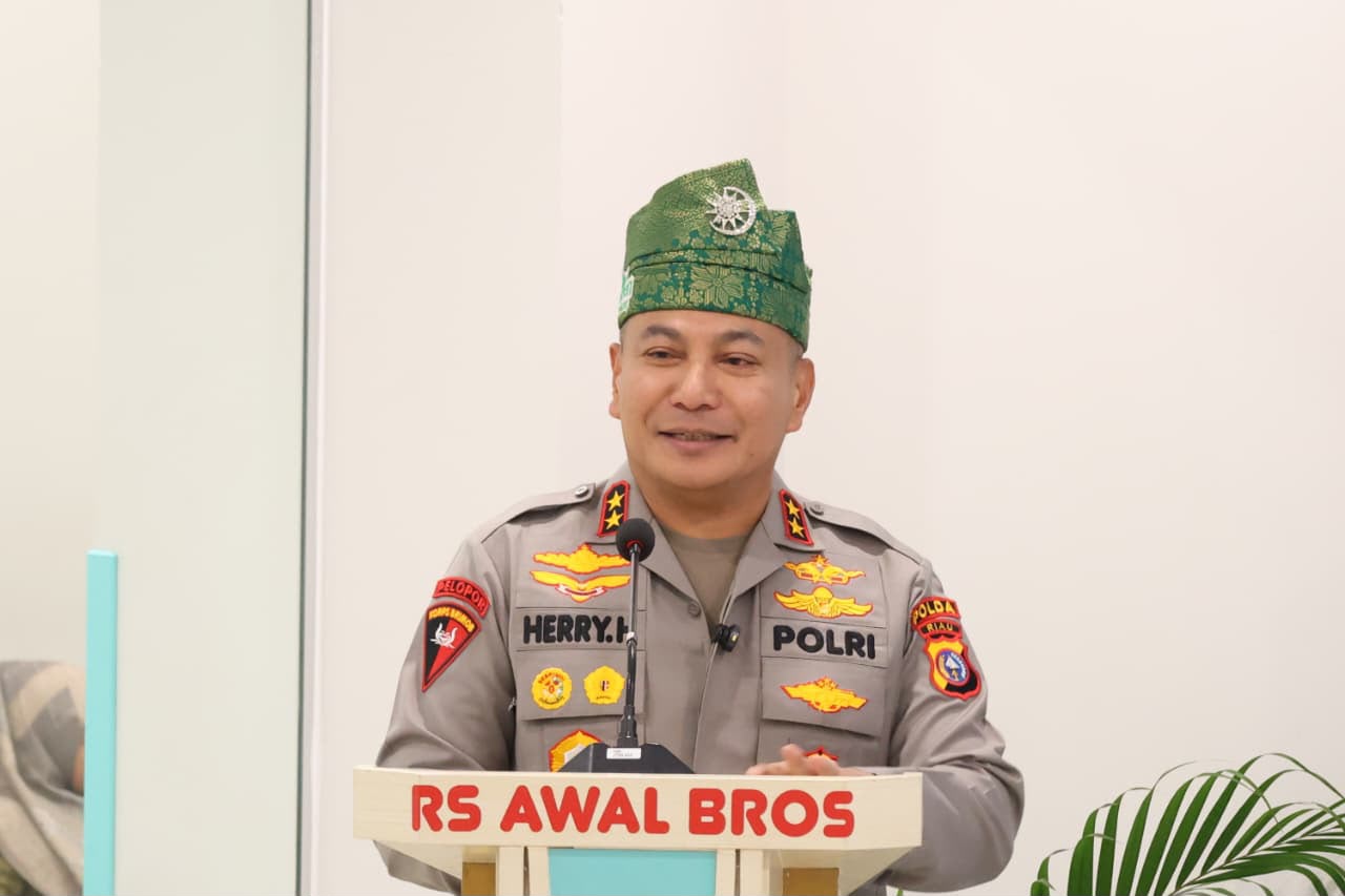Kolaborasi Kemanusiaan, Polda Riau Bantu 310 Warga Ikut Operasi Katarak Gratis