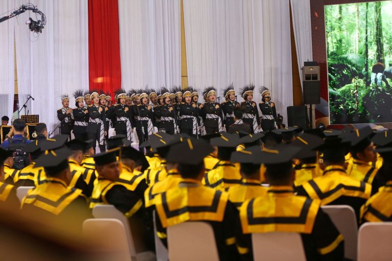 Kapolda Riau Gaungkan Polisi sebagai Penjaga Peradaban di Wisuda dan Dies Natalis ke-80 STIK Polri